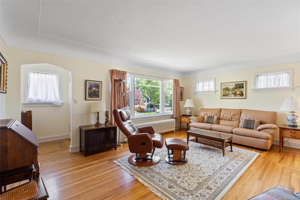 Fifth View of 2183 Central Ave, Oak Bay, BC, V8S 2R6
