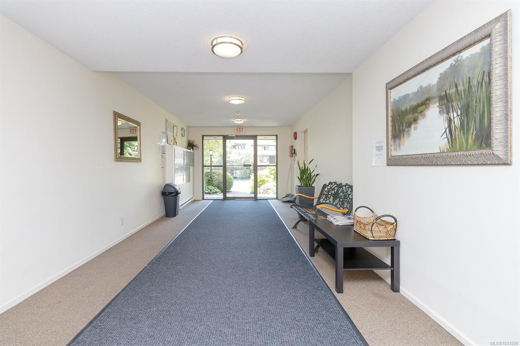 Fifth View of 3225 Alder St, Victoria, BC, V8X 1P3