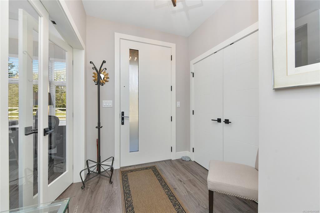 Fifth View of 6537 Helgesen Rd, Woodland Creek, Sooke, BC, V9Z 0V7