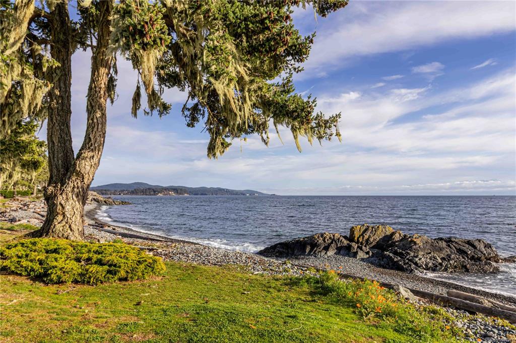 Third View of 7871 West Coast Rd, Olympic View MHP, Sooke, BC, V9Z 0R6