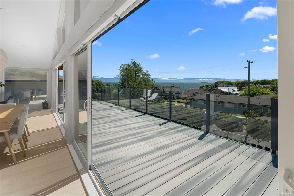 Third View of 321 Foul Bay Rd, Oak Bay, BC, V8S 4G6