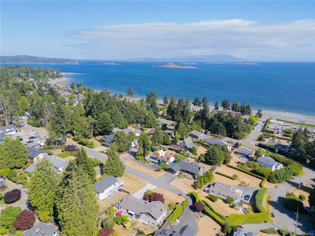 Third View of 7000 Caillet Rd, Lantzville, BC, V0R 2H0