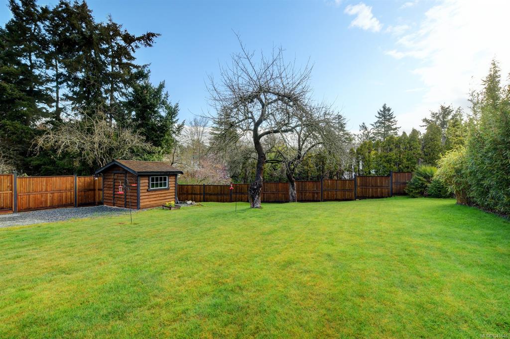 Fourth View of 3919 Quadra St, Saanich, BC, V8X 1J3