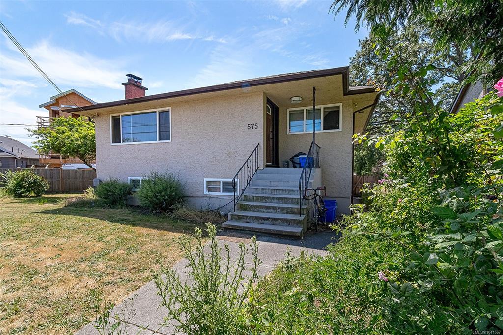 Second View of 575 Burnside Rd E, Victoria, BC, V8T 2X7