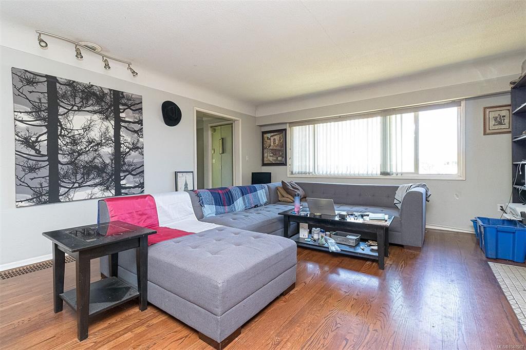 Fourth View of 575 Burnside Rd E, Victoria, BC, V8T 2X7