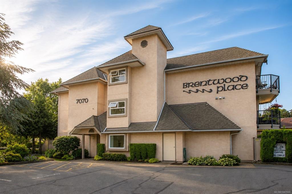 Third View of 7070 West Saanich Rd, Brentwood Place, Central Saanich, BC, V8M 1P5