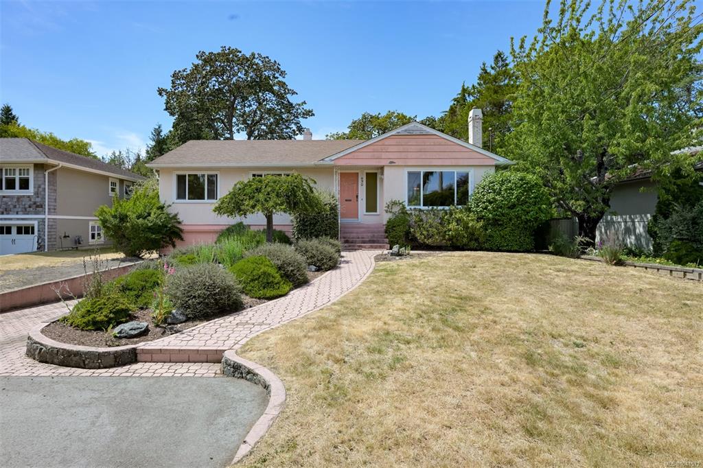 Second View of 930 Runnymede Pl, Oak Bay, BC, V8S 2V9