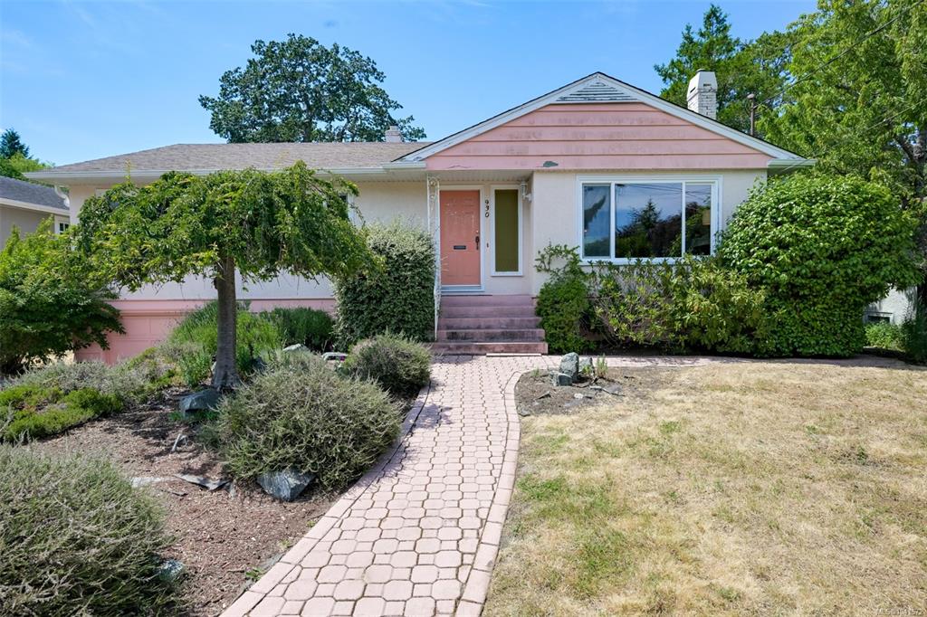 Third View of 930 Runnymede Pl, Oak Bay, BC, V8S 2V9