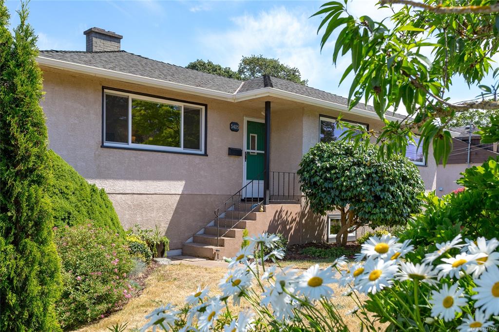 Fourth View of 3405 Browning St, Saanich, BC, V8P 4C9