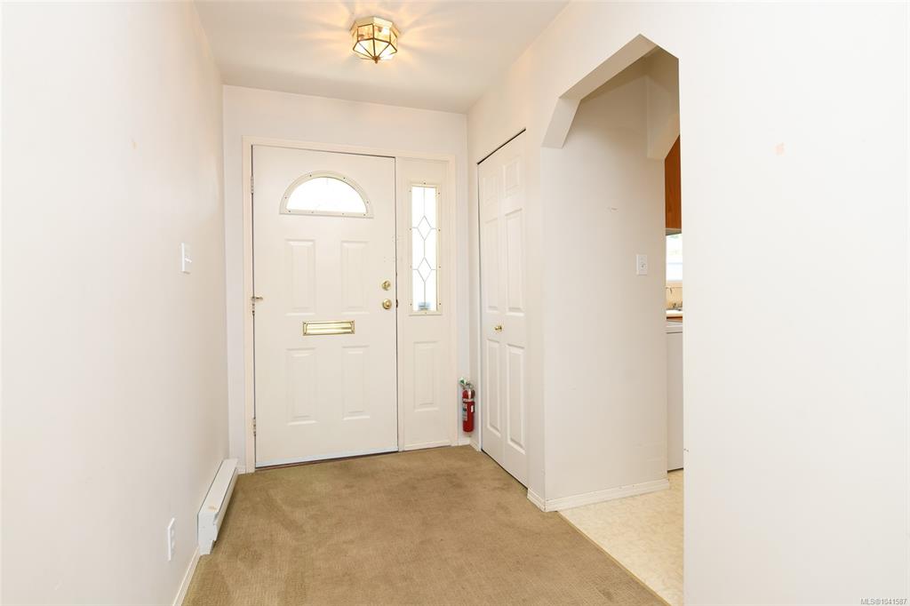 Fifth View of 2179 Urquhart Ave, Courtenay, BC, V9N 7W3