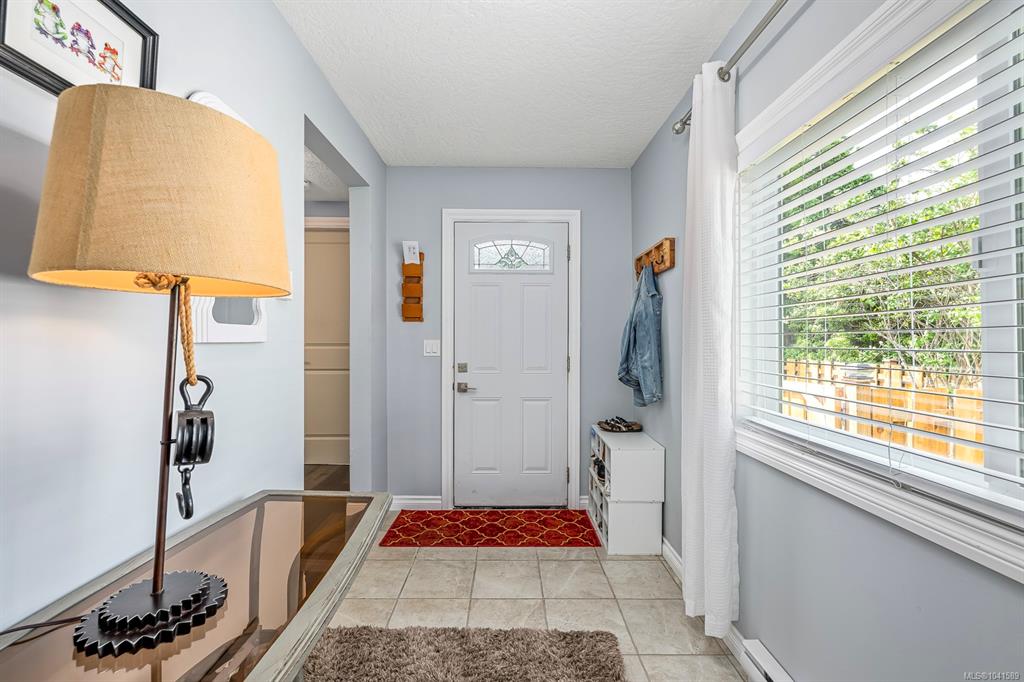 Fifth View of 2140 Stadacona Dr, Comox, BC, V9M 3P7