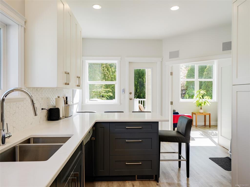 Fourth View of 2251 Eastdowne Rd, Oak Bay, BC, V8R 5P5