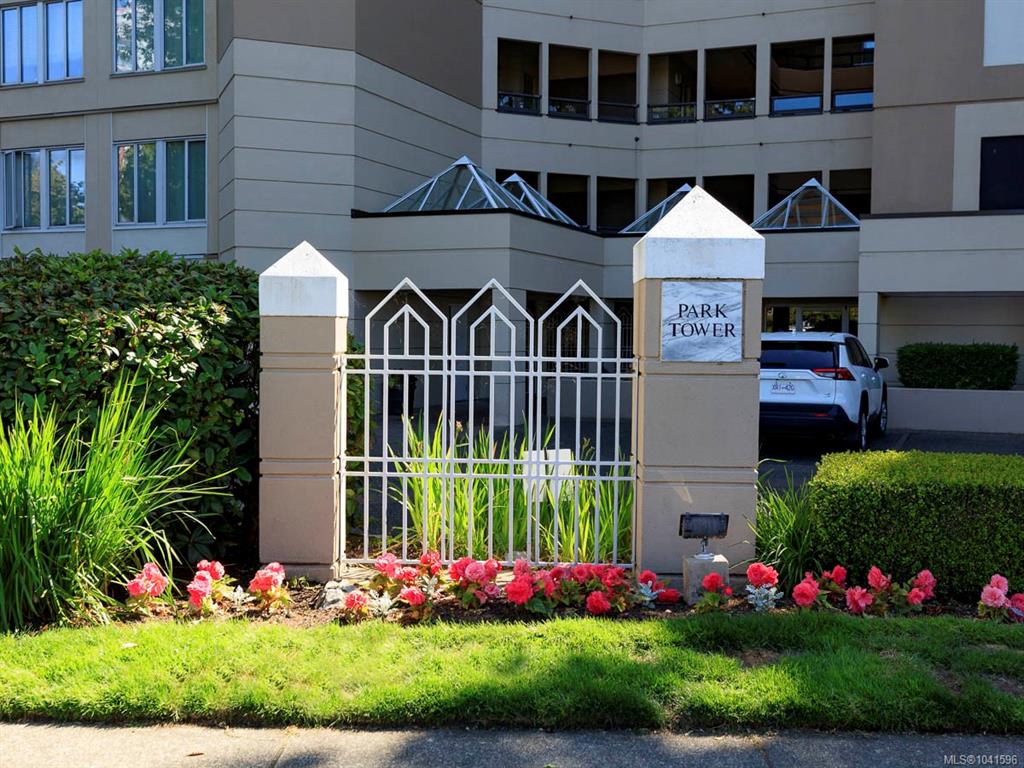 Fourth View of 203 Kimta Rd, Victoria, BC, V9A 6T5