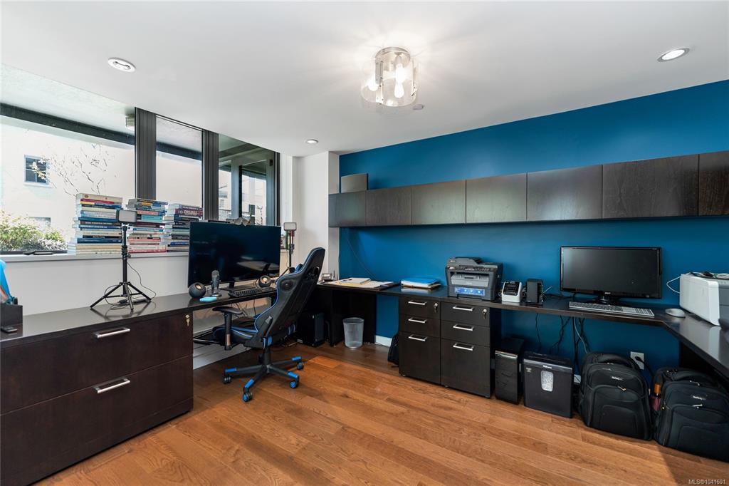 Third View of 608 Broughton St, Sovereign, Victoria, BC, V8W 1C7