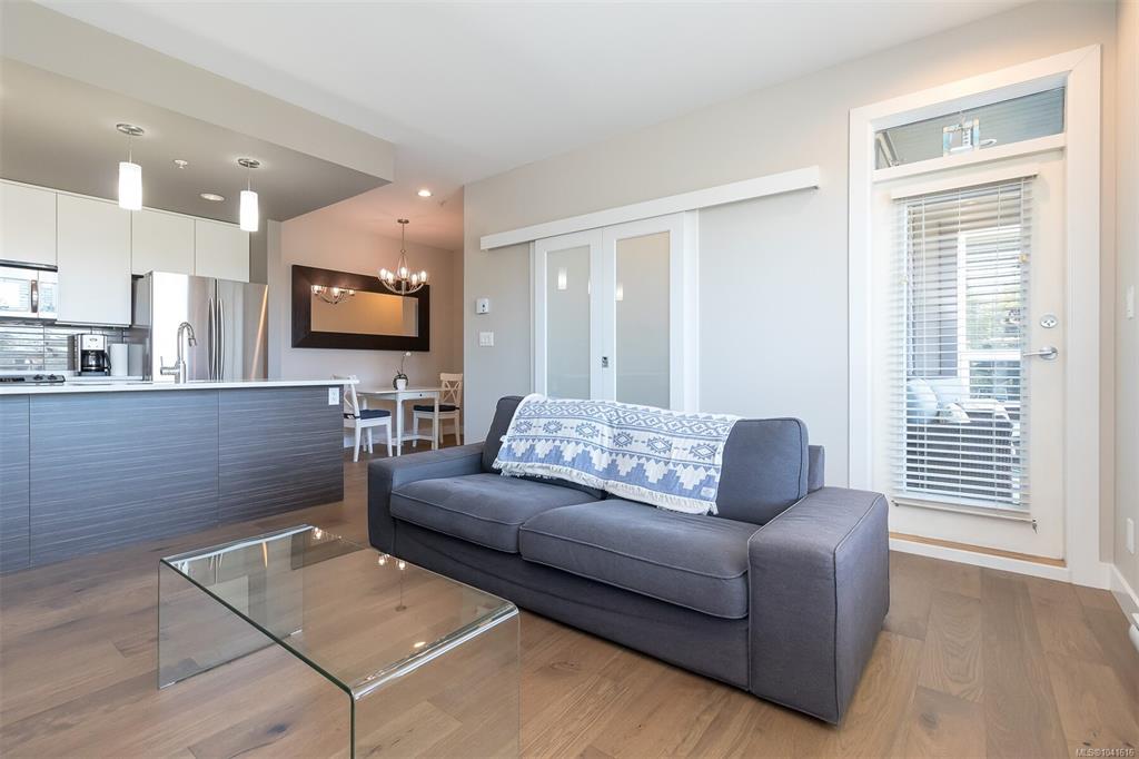Fifth View of 1008 Tillicum Rd, Esquimalt, BC, V9A 1Z8