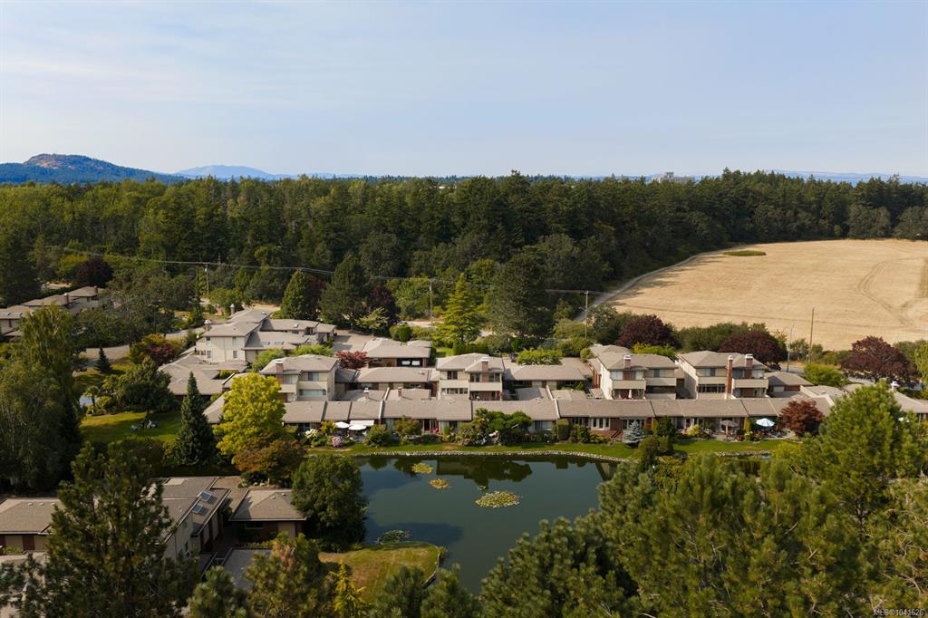 Third View of 2345 Cedar Hill Cross Rd, Upland Estates, Oak Bay, BC, V8P 5M8