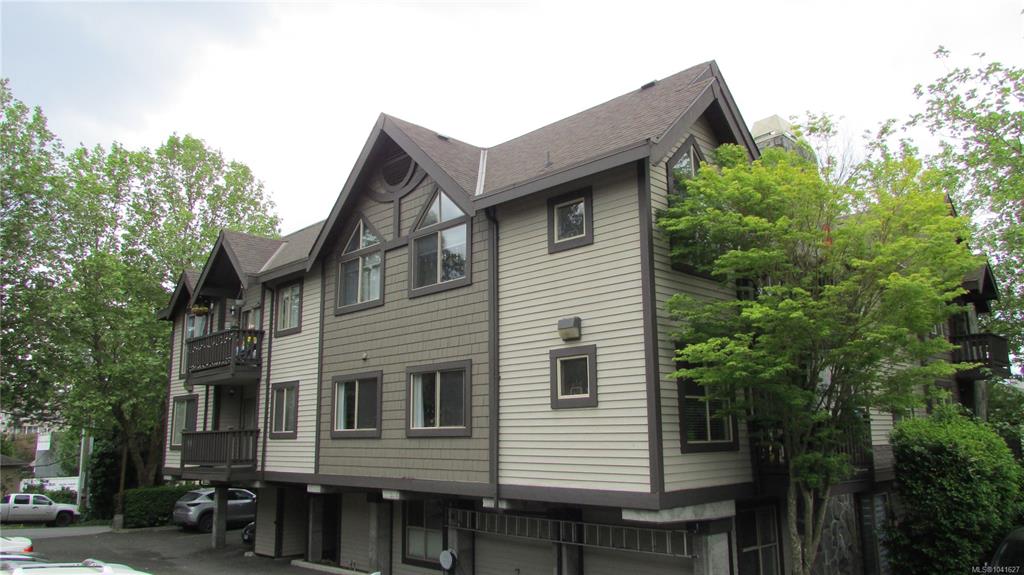 Fifth View of 108 Gorge Rd W, Saanich, BC, V9A 1M2