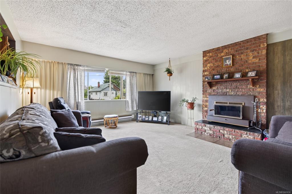 Fifth View of 2728 Windermere Ave, Cumberland, BC, V0R 1S0