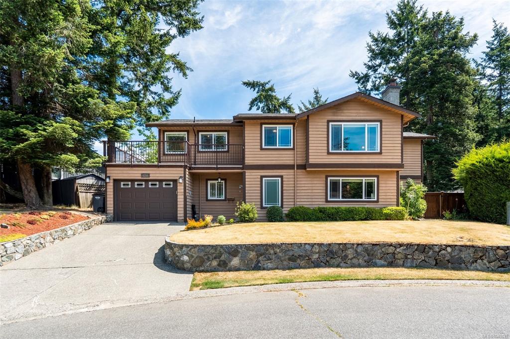 Second View of 4255 Moorpark Pl, Saanich, BC, V8Z 6N9