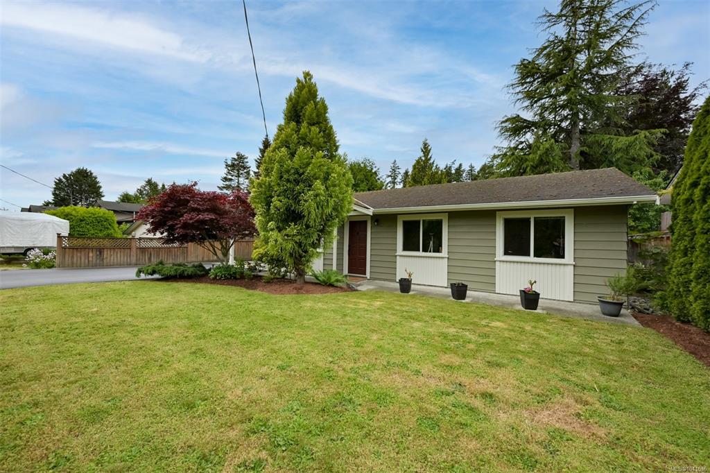 Third View of 7662 Wallace Dr, Central Saanich, BC, V8M 1N5