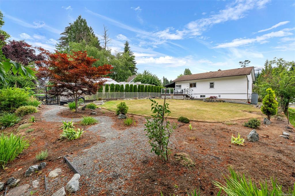 Third View of 105 Cowichan Ave, Lake Cowichan, BC, V0R 2G0