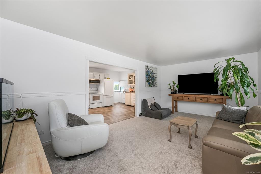 Fifth View of 105 Cowichan Ave, Lake Cowichan, BC, V0R 2G0
