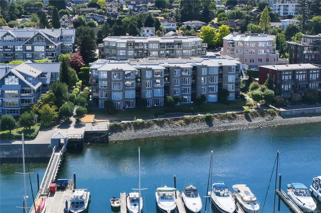 566 Stewart Ave, 1041653, BC,