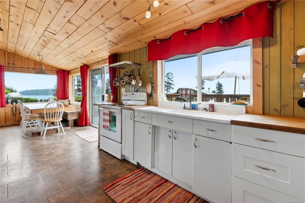 Third View of 1033 Seventh Ave, Ucluelet, BC, V0R 3A0