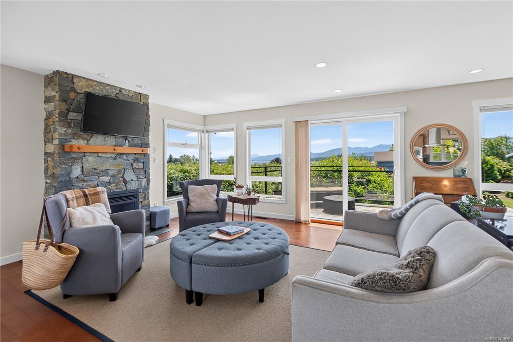 Third View of 2052 Beaufort Ave, Comox, BC, V9M 1V9