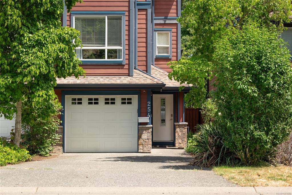 Third View of 254 Caledonia Ave, Nanaimo, BC, V9S 4K5