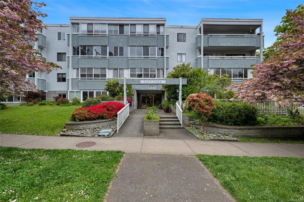 Fifth View of 1050 Park Blvd, Victoria, BC, V8V 2T4