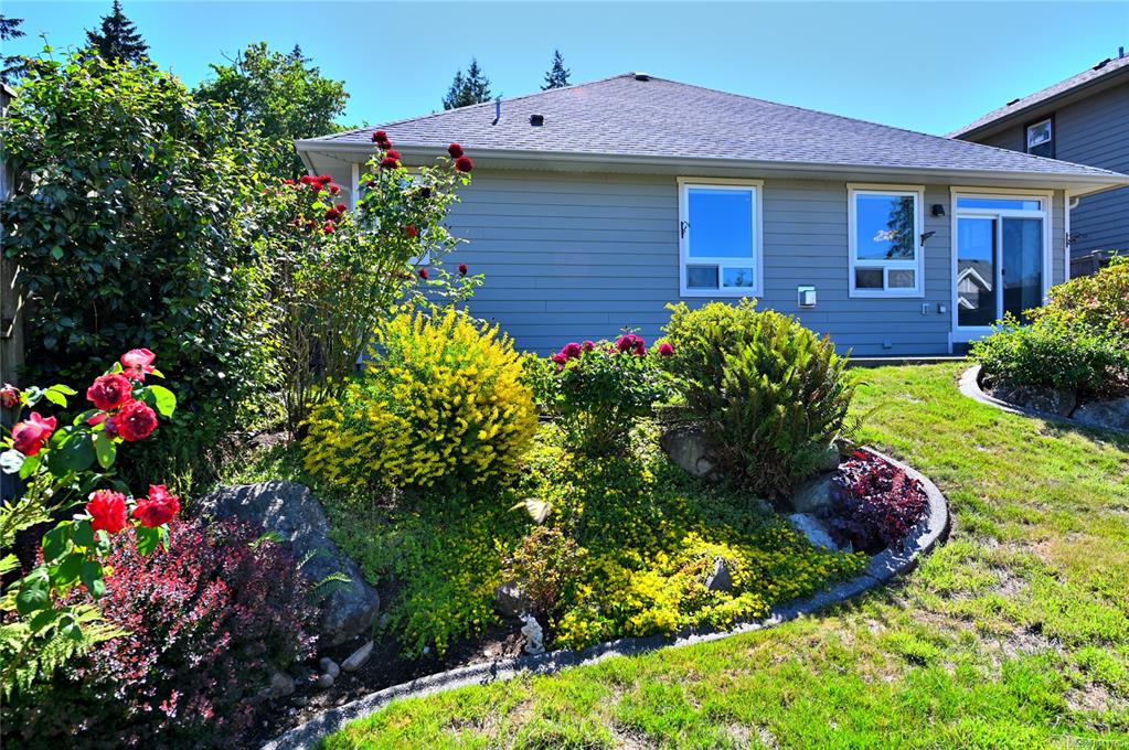 Fourth View of 303 Arden Rd, Courtenay, BC, V9N 0A8