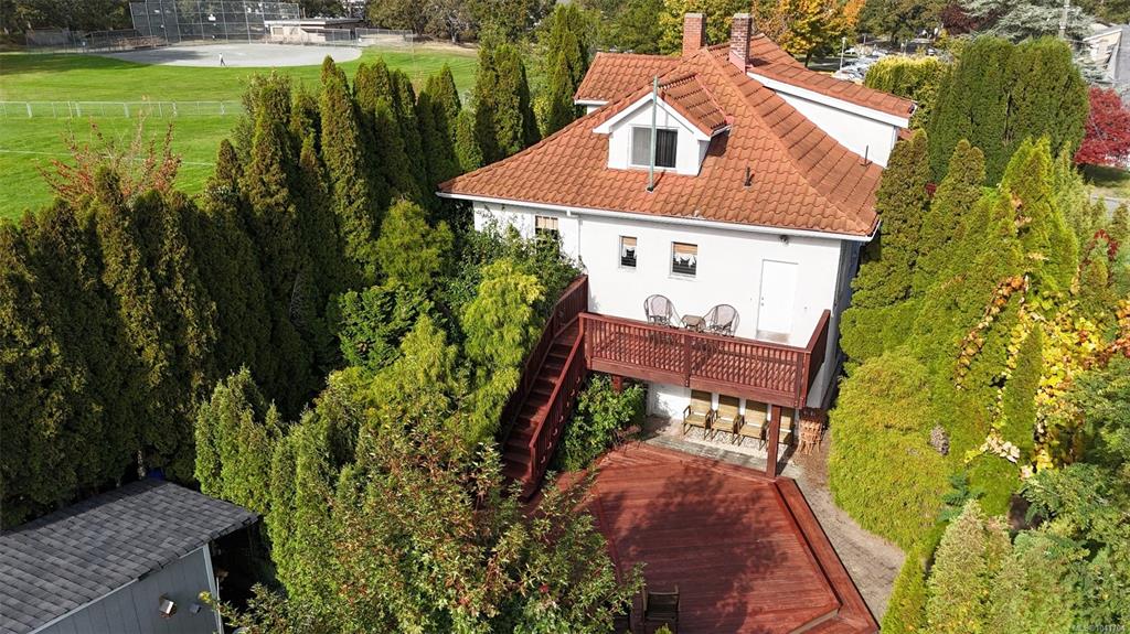 Fifth View of 1295 Santa Rosa Ave, Saanich, BC, V8Z 2V5