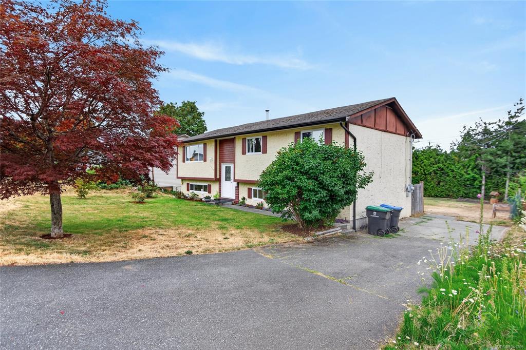 Fourth View of 1929 Dogwood Dr, Courtenay, BC, V9N 3B1