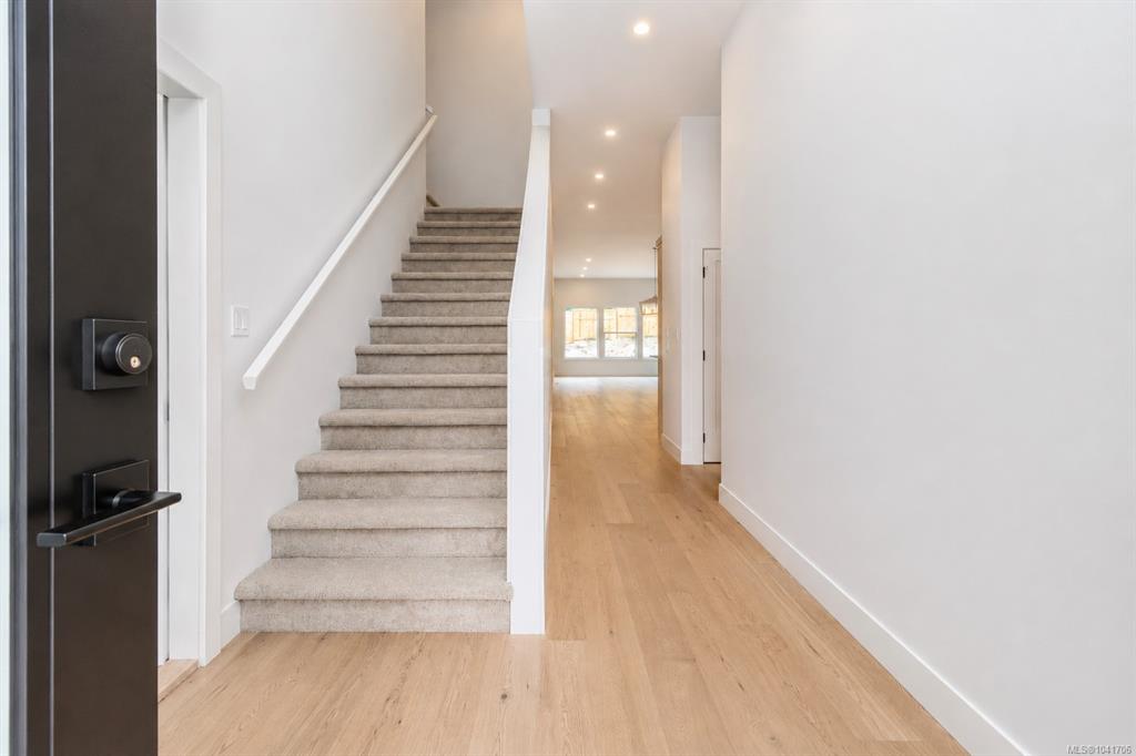 Fifth View of 464 Mountain View Dr, Lake Cowichan, BC, V0R 2G1