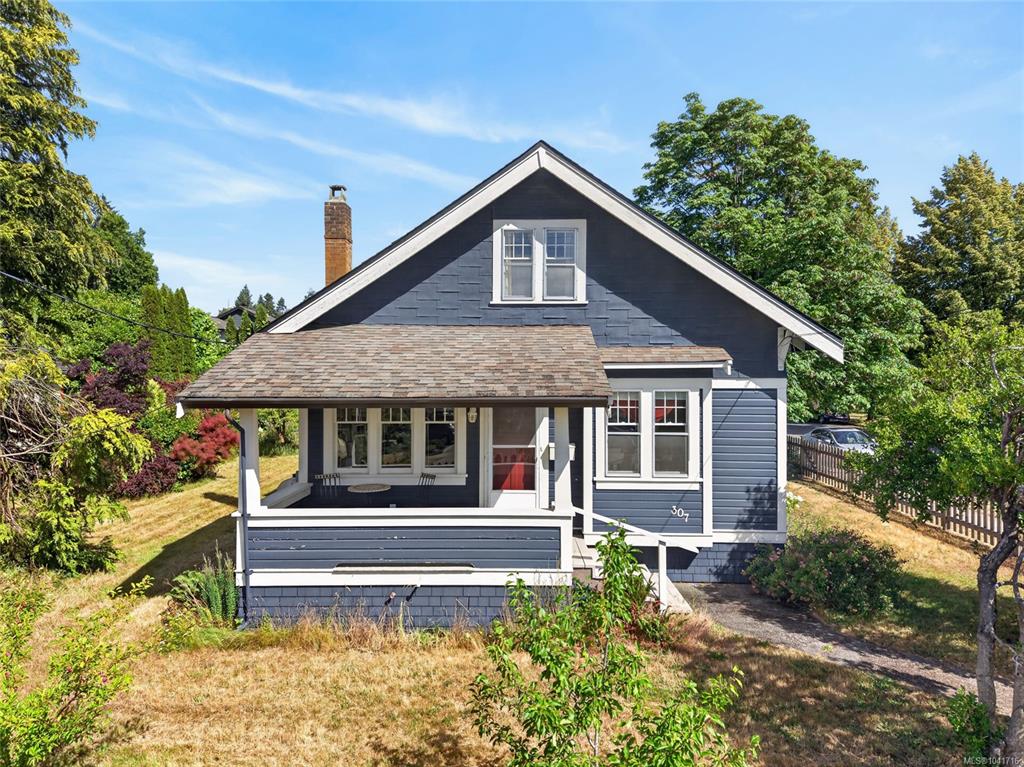 Second View of 307 3rd St, Courtenay, BC, V9N 1E3