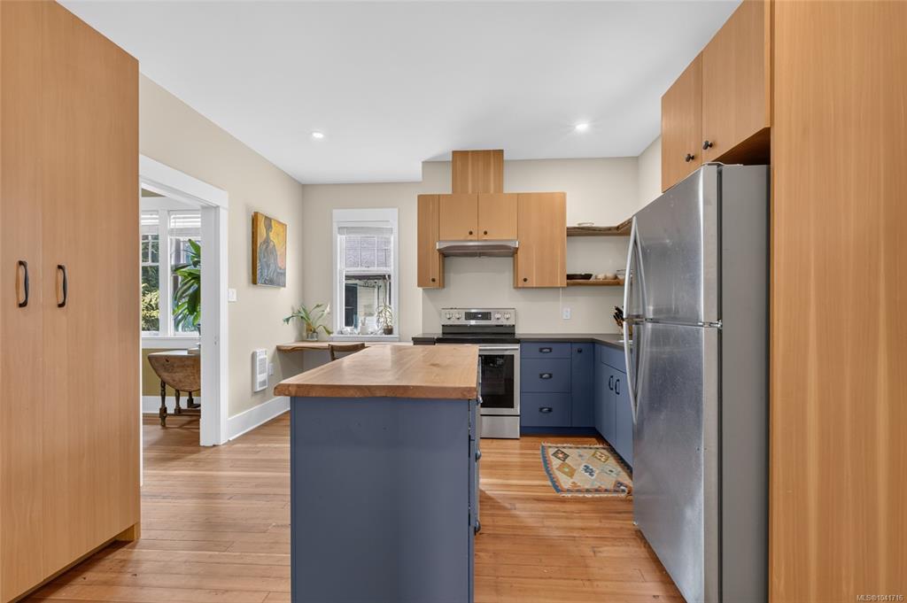 Fourth View of 307 3rd St, Courtenay, BC, V9N 1E3