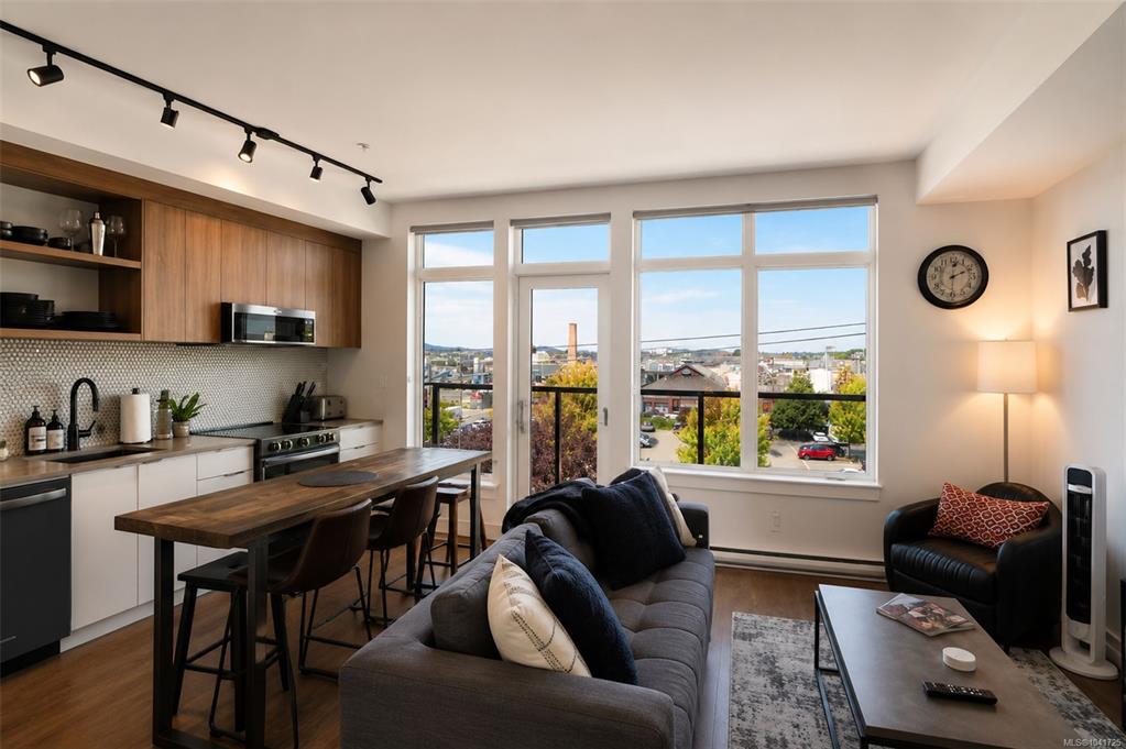 Third View of 515 Chatham St, Ironworks, Victoria, BC, V8T 0C8