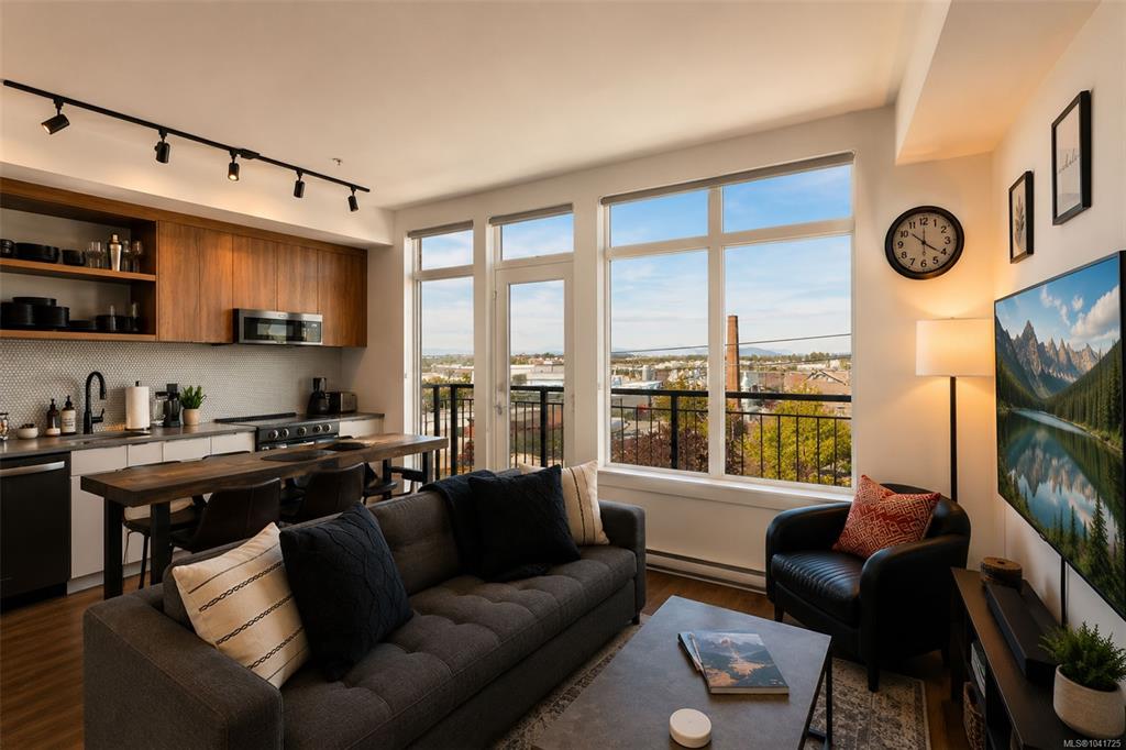 Fourth View of 515 Chatham St, Ironworks, Victoria, BC, V8T 0C8