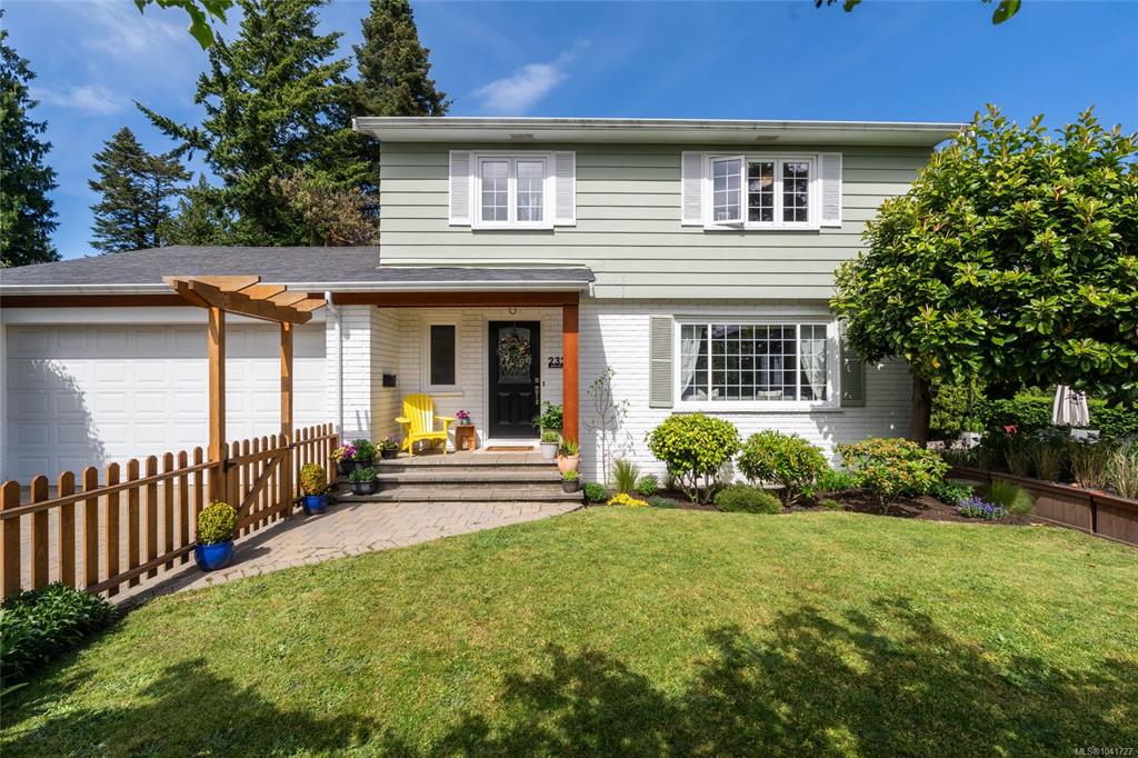 Second View of 2320 Hollyhill Pl, Saanich, BC, V8N 1T9