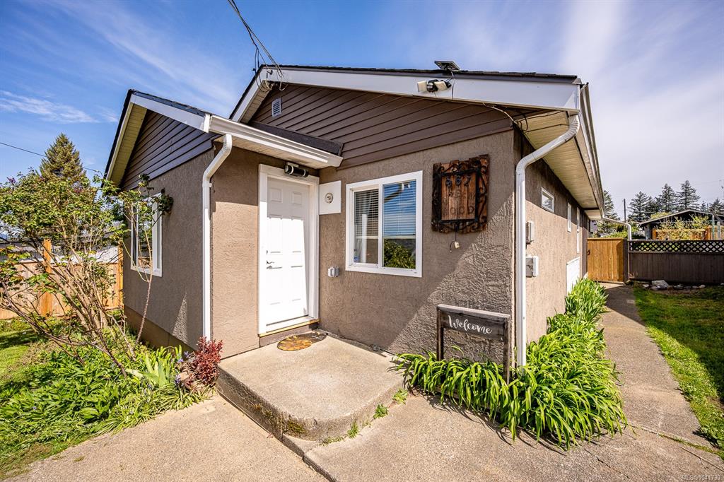 Second View of 961 Greenwood St, Campbell River, BC, V9W 3C2