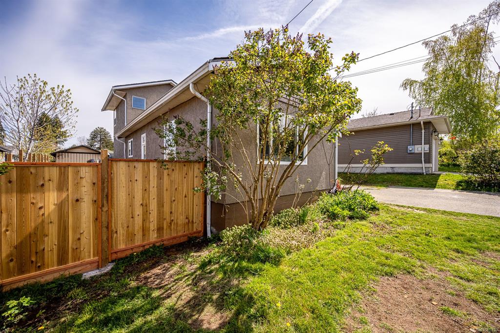 Third View of 961 Greenwood St, Campbell River, BC, V9W 3C2