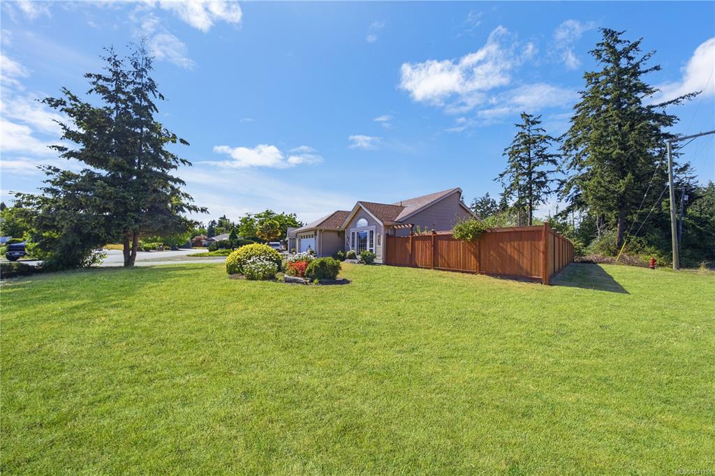 Fifth View of 1088 Tara Cres, French Creek, BC, V9P 2W5