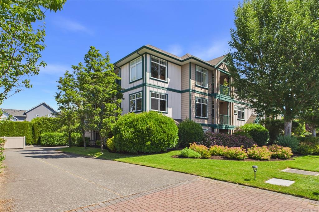 2318 James White Blvd, 1041753, BC,
