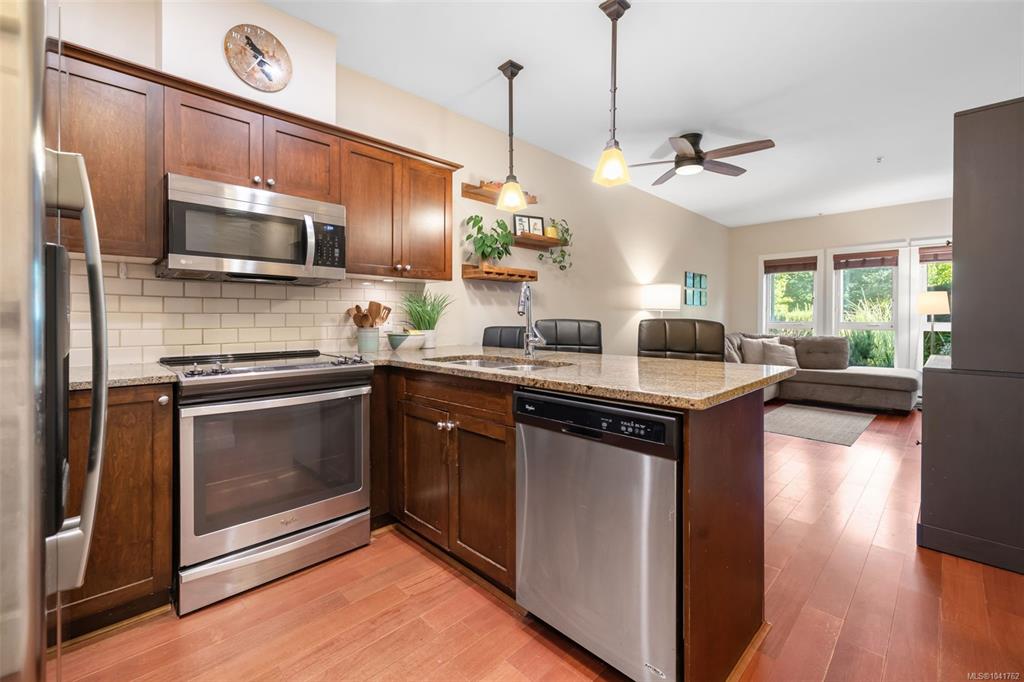 Third View of 101 Nursery Hill Dr, The Aspen, View Royal, BC, V9B 0H5