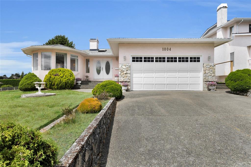 Third View of 1004 Adeline Pl, Saanich, BC, V8Y 3E7