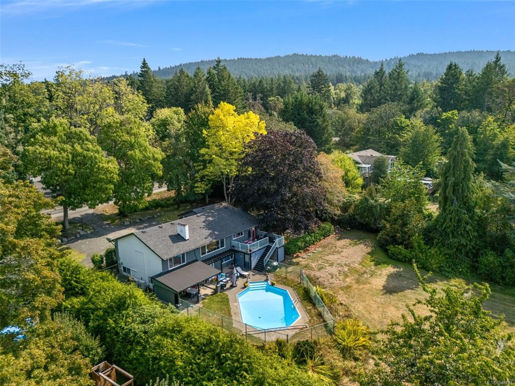 Fourth View of 9168 West Saanich Rd, North Saanich, BC, V8L 5T4