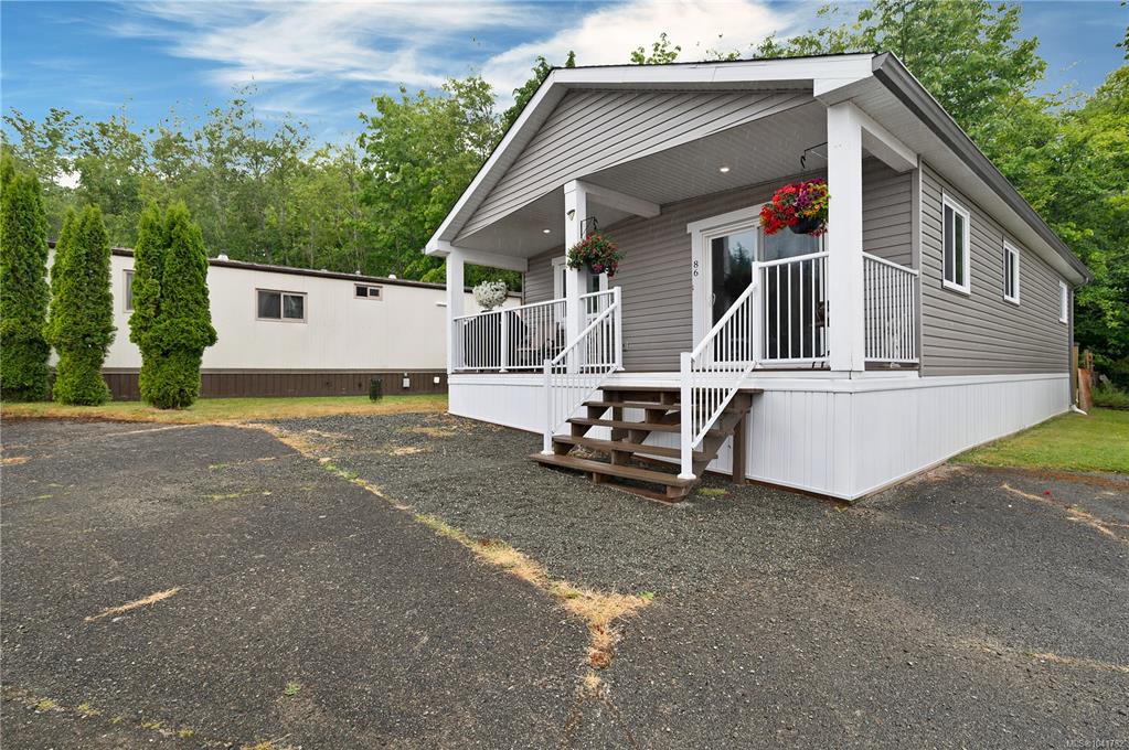 Third View of 951 Homewood Rd, Campbell River, BC, V9W 3N7