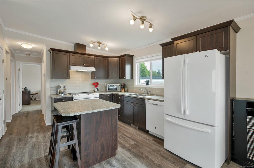 Fifth View of 951 Homewood Rd, Campbell River, BC, V9W 3N7