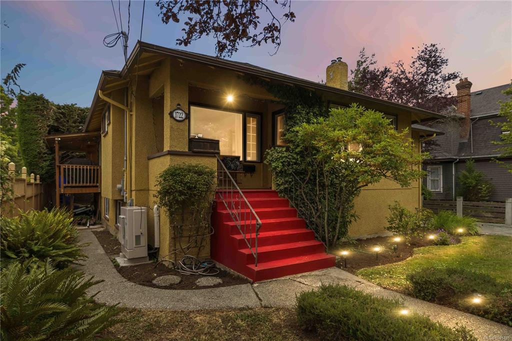 Third View of 1722 Stanley Ave, Victoria, BC, V8R 3W8